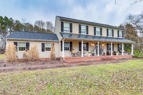 Trappe Casa | Spacious Trappe Getaway with Outdoor Pool and Gazebo!