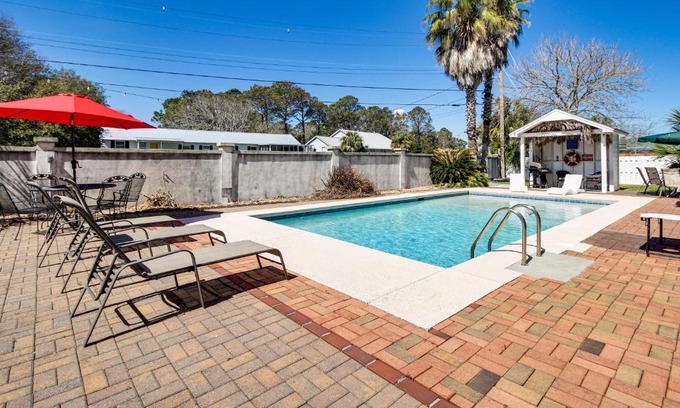 Tybee Island Casa | Spacious Tybee Island Retreat with Private Pool