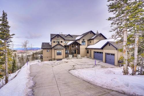Brian Head Casa | Spacious Utah Escape with Balcony and Mountain Views!