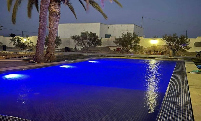 El Menzah Casa | Spacious villa 6-bedroom chateau in kerkennah