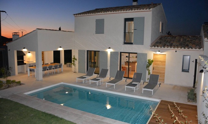 Malaucene Villa | Amplio apartamento con un estilo moderno provenzal, a los pies de la montaña calva