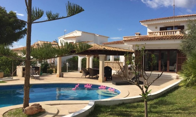Portocolom Villa | Amplia villa m. Piscina, -muy cerca de la playa, ideal para familias, inalámbrico