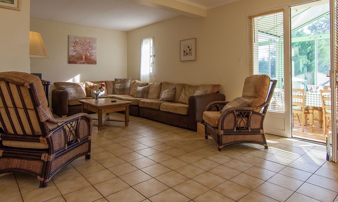 Masclat Villa | Acogedora villa en Masclat Francia con jardín privado