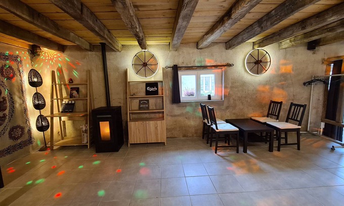 Orsennes Casa | Gran casa familiar con cancha de petanca, terraza y fácil acceso al Lago d'Eguzon