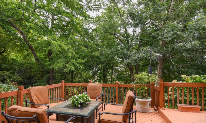 Northwest Casa | Spacious Virginia Beach Retreat w/ Outdoor Dining!