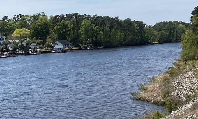 Socastee Condominio | Spacious Waterfront Condo in Myrtle Beach Overlooking the Waterway & Golf Course