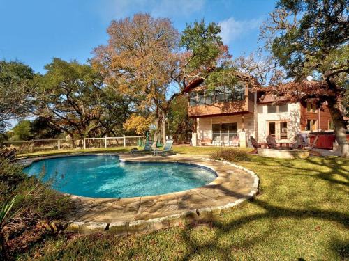Driftwood Casa | Spacious Yet Private Vacation Rental with Pool and Games Room For the Ultimate Family Getaway in Nature, Driftwood Texas