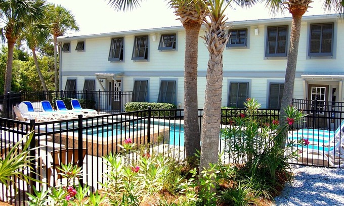 Seawatch Casa | Perfecto para grandes reuniones o grupos: piscina privada, mucho estacionamiento, 2 cocinas