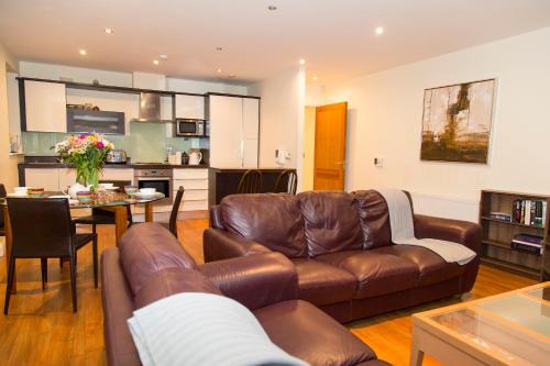 Inchicore Apartamento | Spacous Dublin Escape 3BR Ensuited Free Parking
