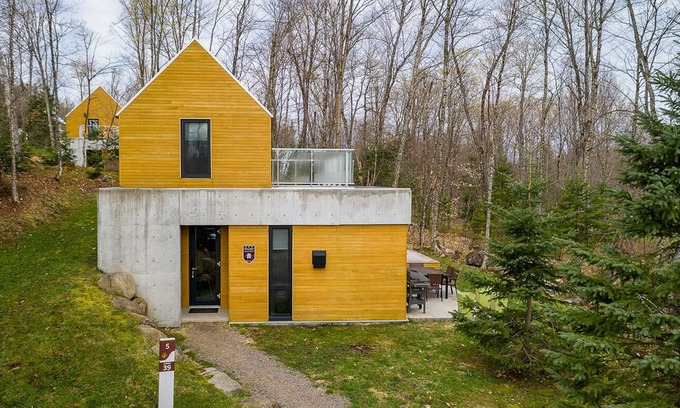 Lac Superieur Village Chalet De Esquí | SpaHaus Modern Luxury Cote Nord Tremblant