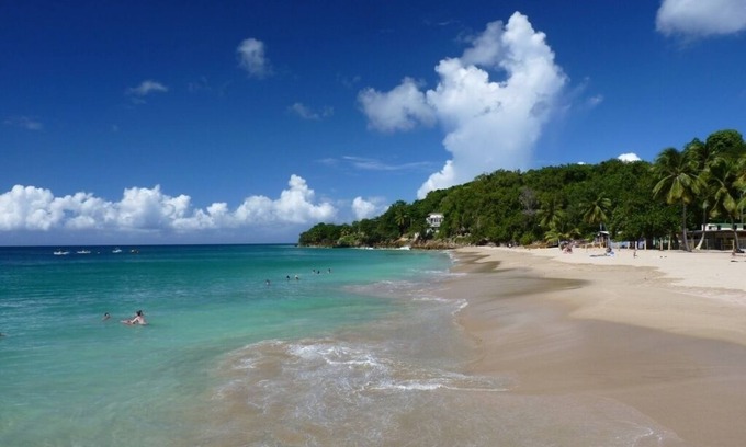 Borinquen Condominio | España reúne el U. S. en 'Puerta del Mar' ... No se requiere pasaporte !!!