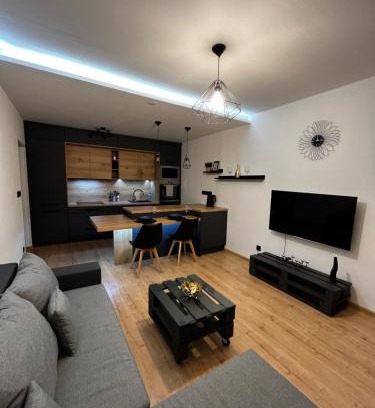 Hradec Kralove Apartamento | Spaní na paletách kousek od centra Hradce Králové
