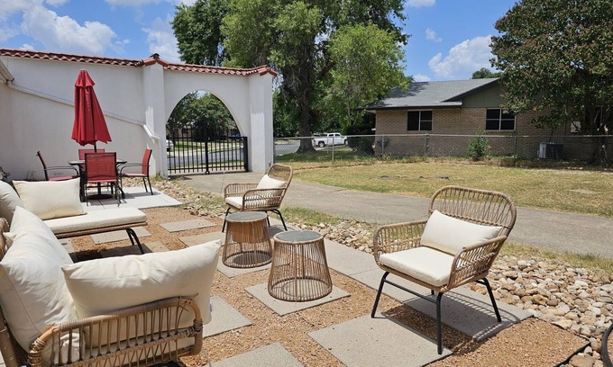 San Antonio Casa | Spanish-inspired hidden gem, cozy and quiet 2-bedroom.