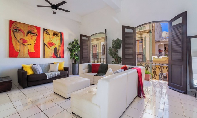 Old San Juan Apartamento | Spanish Penthouse private Patio Prime location