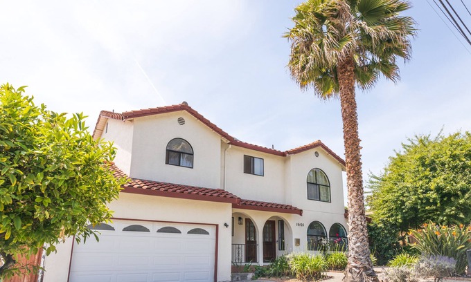 Castro Valley Casa | Spanish Retreat.