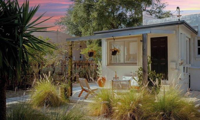 Croissant Park Casa | Spanish Villa + Casita – Near Beach & Las Olas