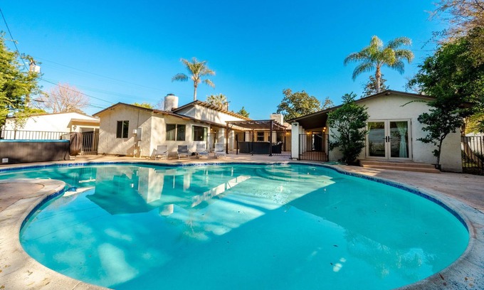 Toluca Lake Casa | Spanish Villa Heated Pool/Jacuzzi/Pingpong/Mini-golf