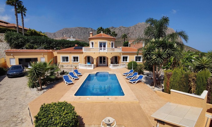 Beniarbeig Villa | Villa española con piscina, vistas al mar, en una maravillosa zona residencial en Beniarbeig