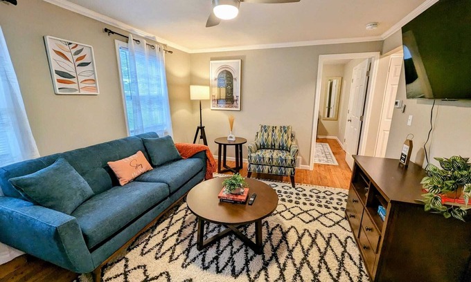 Syracuse Apartamento | Spanking NEW Designer 2 BR Unit- Near University/Hospitals -3