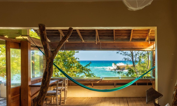 Robins Bay Villa | Nido de amor, Strawberry Fields Together! Beach Cottage