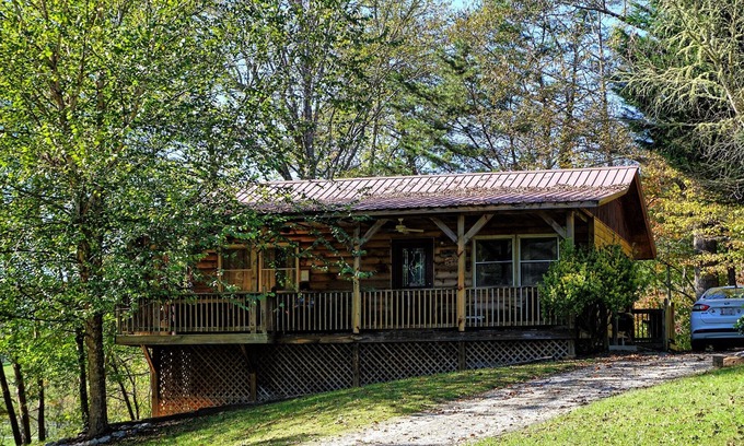Cherokee Cabina | ¡Buckshot Cabin es el alquiler perfecto de Bryson City o Cherokee Cabin para usted!