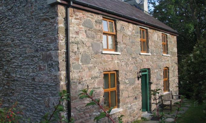 Cloghane Cabaña | ¡DESCUENTOS SEMANALES ESPECIALES! Casa de piedra tradicional en el hermoso West Kerry
