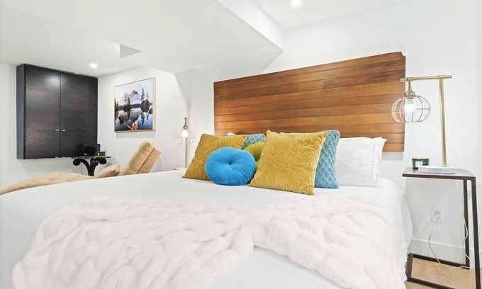 Burlington Apartamento | Specious & fully Private studio apt with laundry