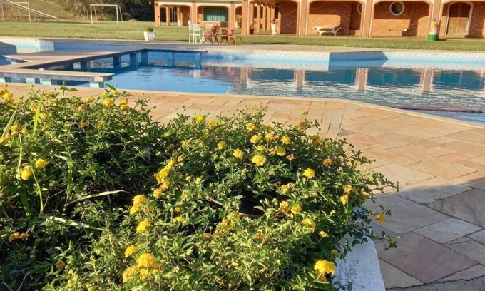 Cabreuva Casa | Sitio espectacular - 10 suites - Piscina de borde poco profundo, salón de baile y lago