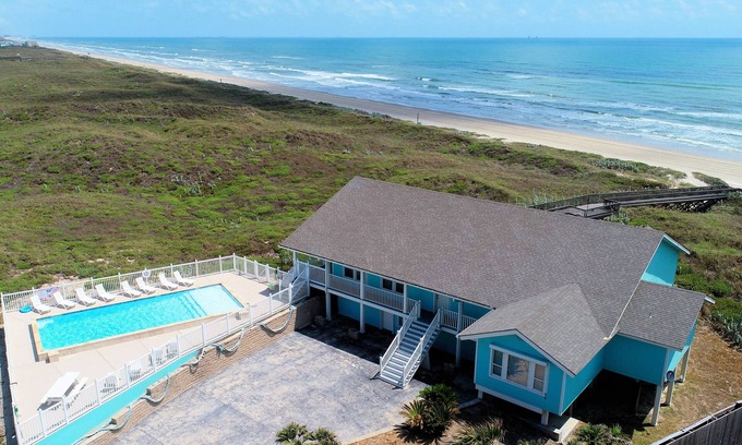 Port Aransas Casa | Espectacular casa frente a la playa! Increíbles vistas sin fin! Duerme 22. ¡Piscina privada!