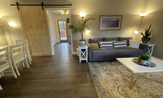 Bull Mountain Casa | Spectacular Choice: Sleeps 6, Your Dog Welcome Too