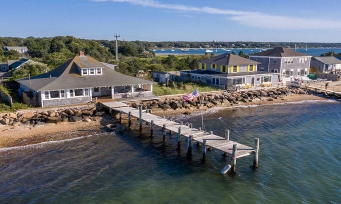 East Chop Casa | Spectacular Classic Waterfront Cottage
