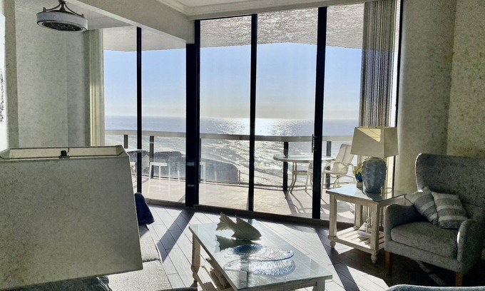 Miramar Beach Condominio | Vistas espectaculares desde todas las habitaciones ~ Configuración de playa gratis ~ ¡Recientemente renovado e impecable!