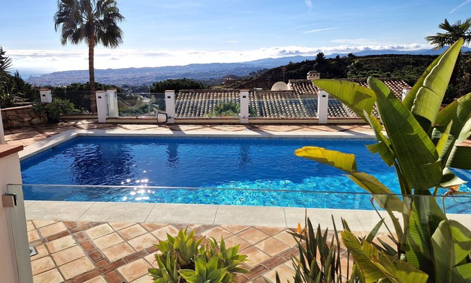 Mijas Villa | Spectacular Holiday Villa Overlooking the Mediterranean