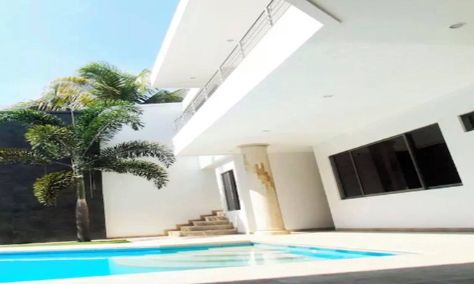 Cali Casa | ESPECTACULAR CASA CON PISCINA PRIVADA