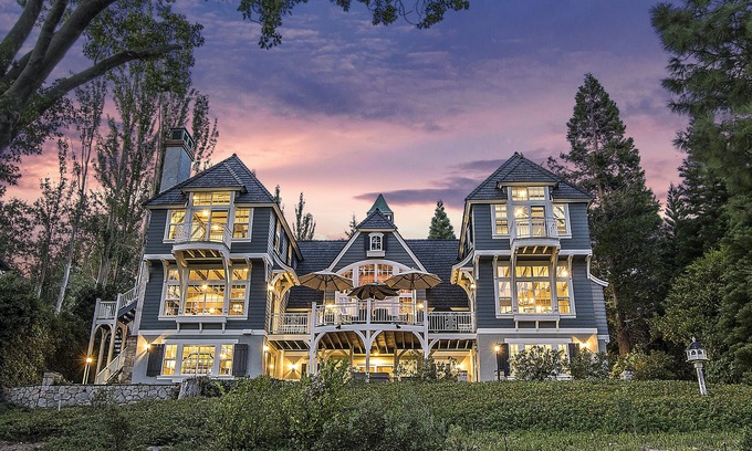 Lake Arrowhead Casa | Spectacular Lake Front Retreat
