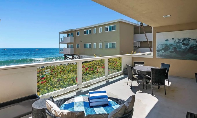 Eastern Malibu Condominio | ¡ESPECTACULAR FRENTE A LA PLAYA DE MALIBU!