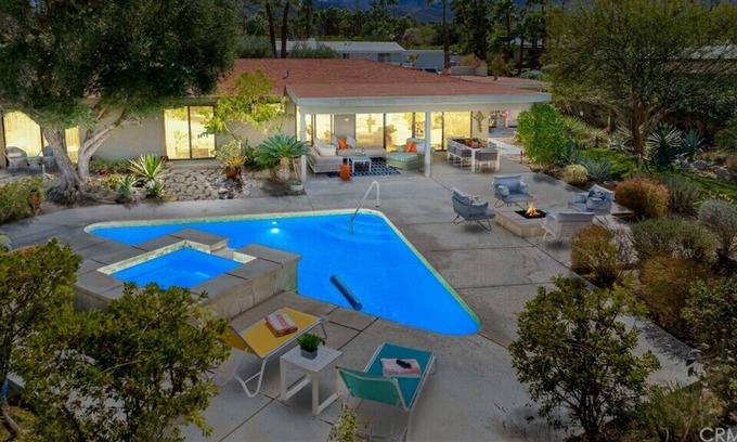 Palm Desert Casa | Spectacular Mid Mod with Unbelievable Yard!!!