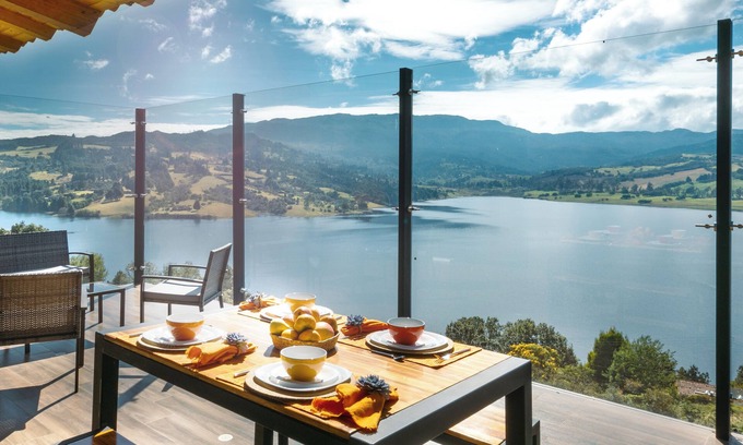Choconta Cabina | Espectacular Casa en el embalse del sisga con vista al agua