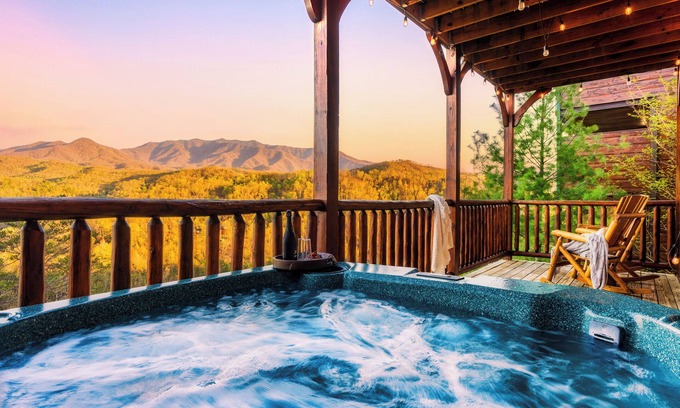 Gatlinburg Cabina | Cabina de lujo con vista panorámica de Mtn, jacuzzi y sala de juegos para 8ppl
