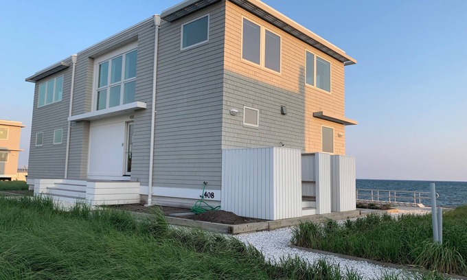 Cape Cod Casa | Spectacular Newly Constructed 3-Bedroom Beachfront Home in North Truro