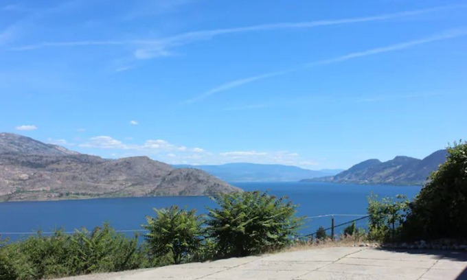 Central Okanagan Casa | Spectacular Panoramic Lake View