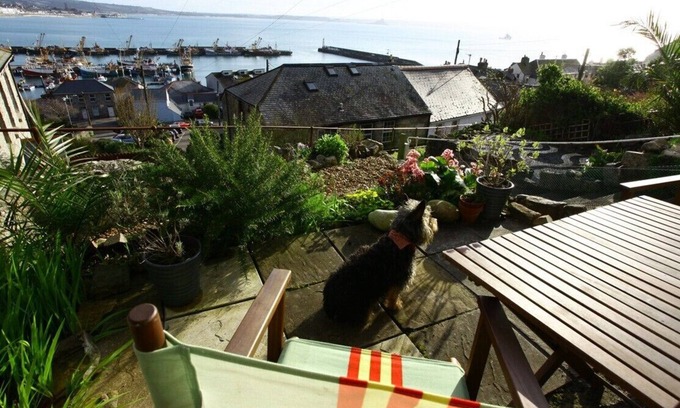 Newlyn Cabaña | Spectacular views across Newlyn’s fishing harbour