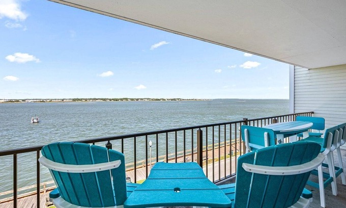 Ocean City Condominio | Spectacular Water Views and Short Walk to the Boardwalk