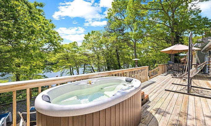 South Yarmouth Casa | Spectacular Waterfront Pond Views,Hot Tub,Deck, Kayak, Fish Private Dock Dogs OK