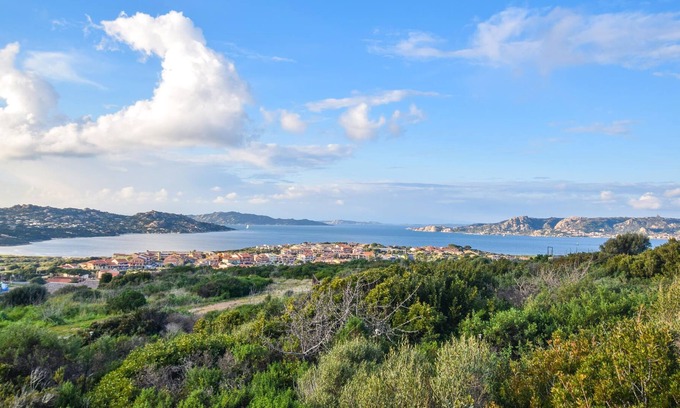 Ruoni Apartamento | Alojamiento de 2 habitaciones en Santa Teresa di Gallur