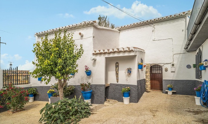Guadix Casa | Spend a special vacation in this traditional and cozy cottage in Gaudix.