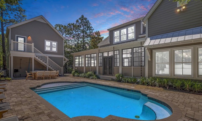 Sugarwood Beach Casa | Spend Fall by the Beach! In the Heart of Seagrove Beach! Private Pool! 5 Adult Bikes!