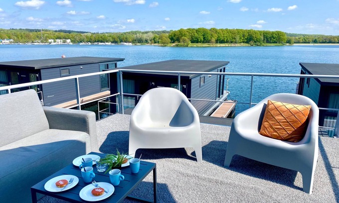 Middelaar Alquiler De Eote | Spend the night in harbour lodge in Limburg
