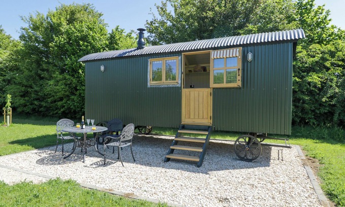 South Leigh Cabaña | SPINDLE, with pool in Witney