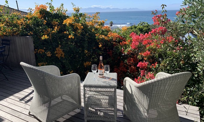 Kalk Bay Apartamento | Spindrift - Menta nueva, vista al mar muerta, gran terraza, 1 dormitorio 1 baño